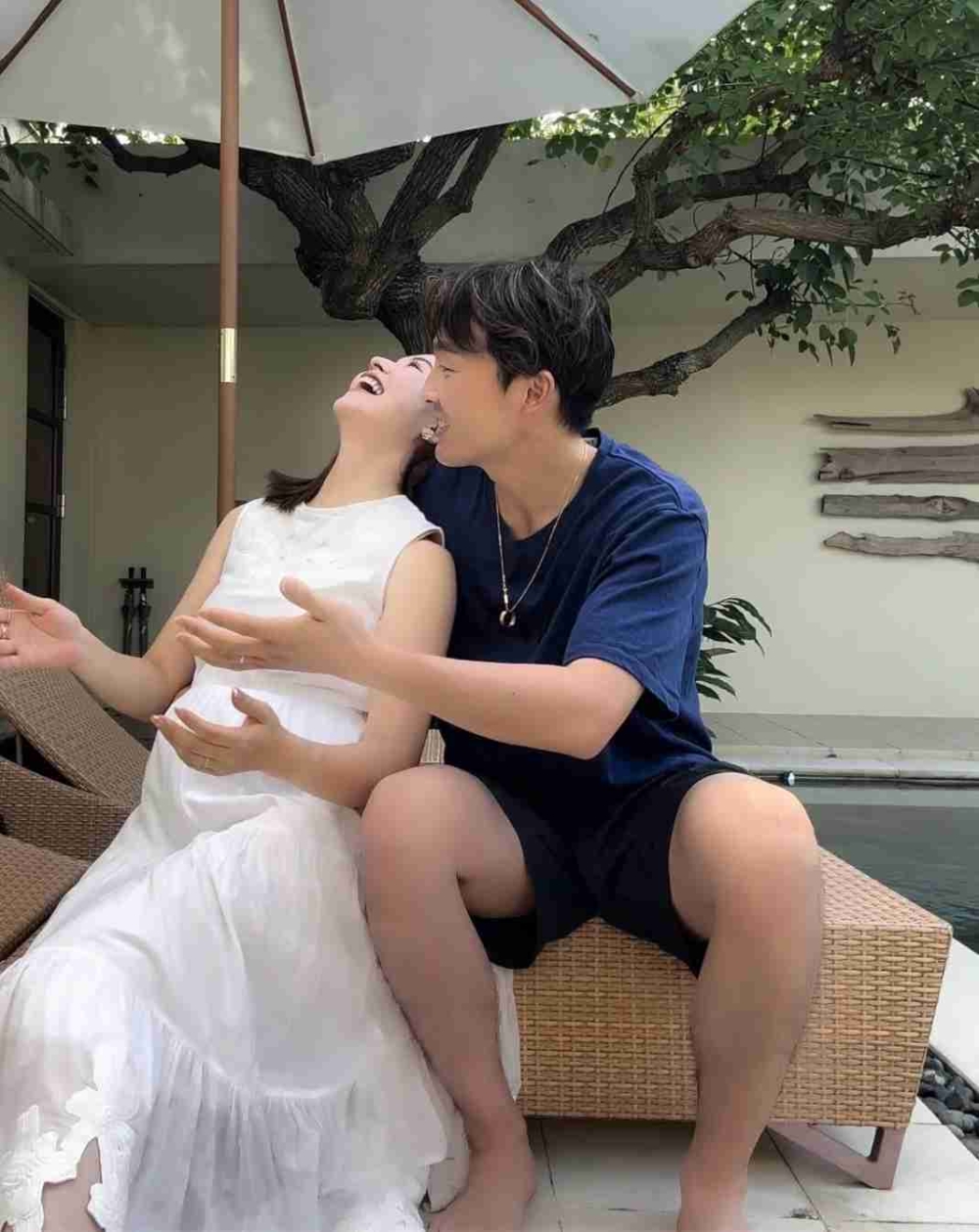 西武・源田壮亮、元乃木坂妻・衛藤美彩 “隠し玉”不倫 2球目 YouTube動画>1本 ニコニコ動画>1本 ->画像>5枚 
